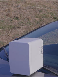 Mini Réfrigérateur à Maquillage – Compact, Silencieux et Élégant